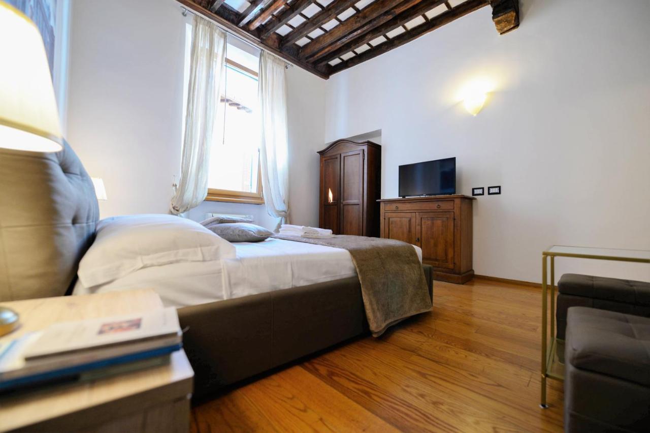 Aparthotel Campo De Fiori Relais à Rome Extérieur photo